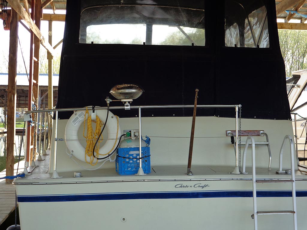 1972 CHRIS CRAFT 35 FOOT CATALINA FOR SALE IN LAKE SIMCOE AREA NORTH OF TORONTO, ONTARIO, CANADA.