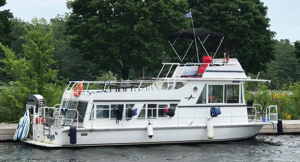 1973 Kings Craft 40 Foot Houseboat For Sale In The Peterborough Area Northeast Of Toronto Ontario Canada Similar To The Holiday Mansion And Georgian Steel Houseboats