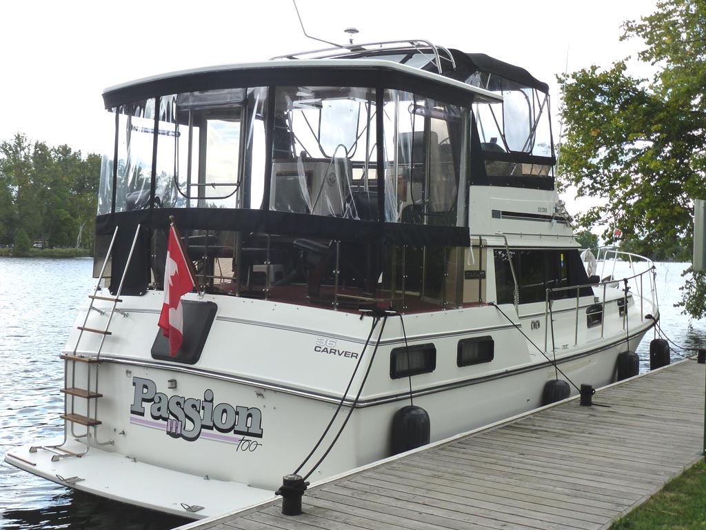 1986 CARVER 3607 AFT CABIN FOR SALE IN THE LINDSAY AREA NORTHEAST OF TORONTO, ONTARIO, CANADA SIMILAR TO THE 1985, 1987, 1988 AND 1989 MODELS.