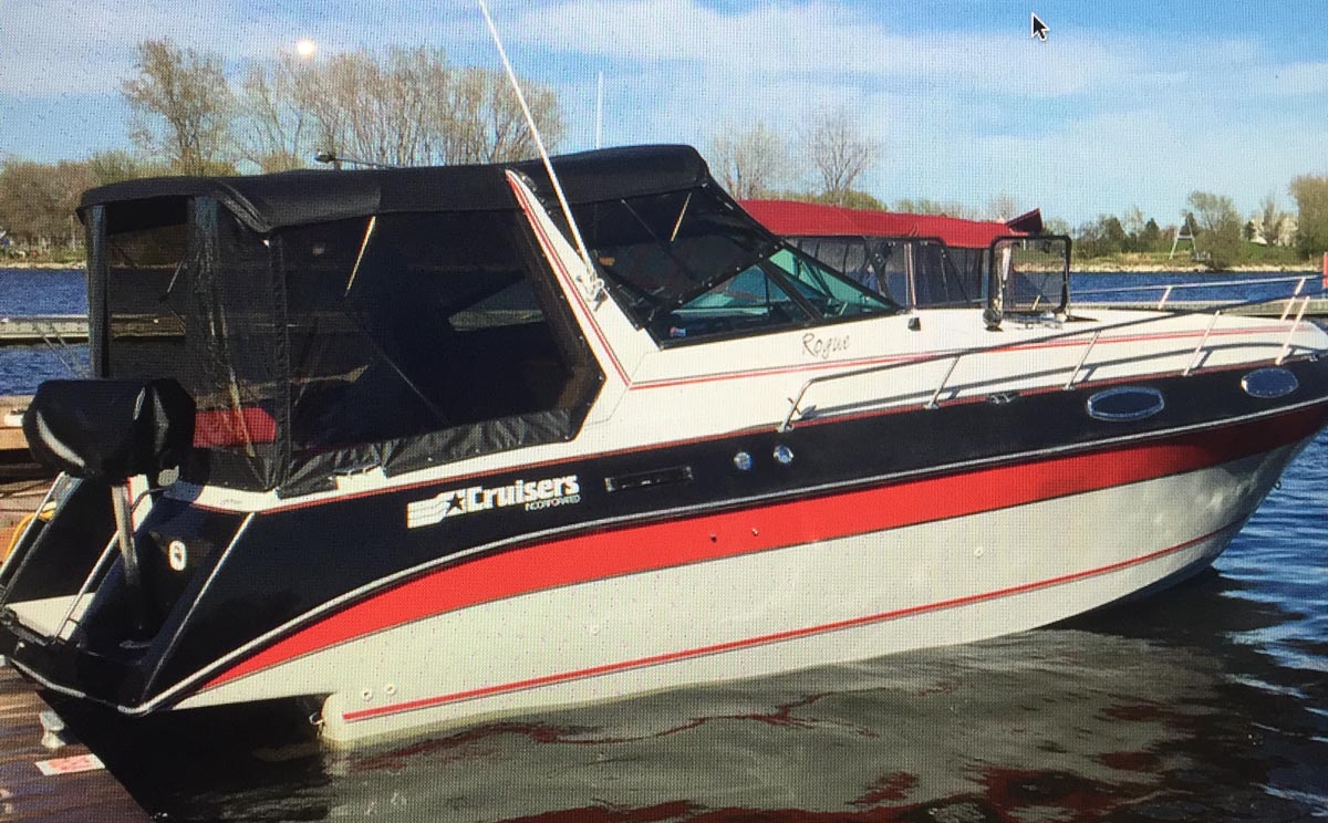 1986 CRUISERS INC ROGUE 2860 FOR SALE IN THE TRENTON AREA EAST OF TORONTO, ONTARIO, CANADA SIMILAR TO THE 1985, 1987, 1988 AND 1989 MODELS.