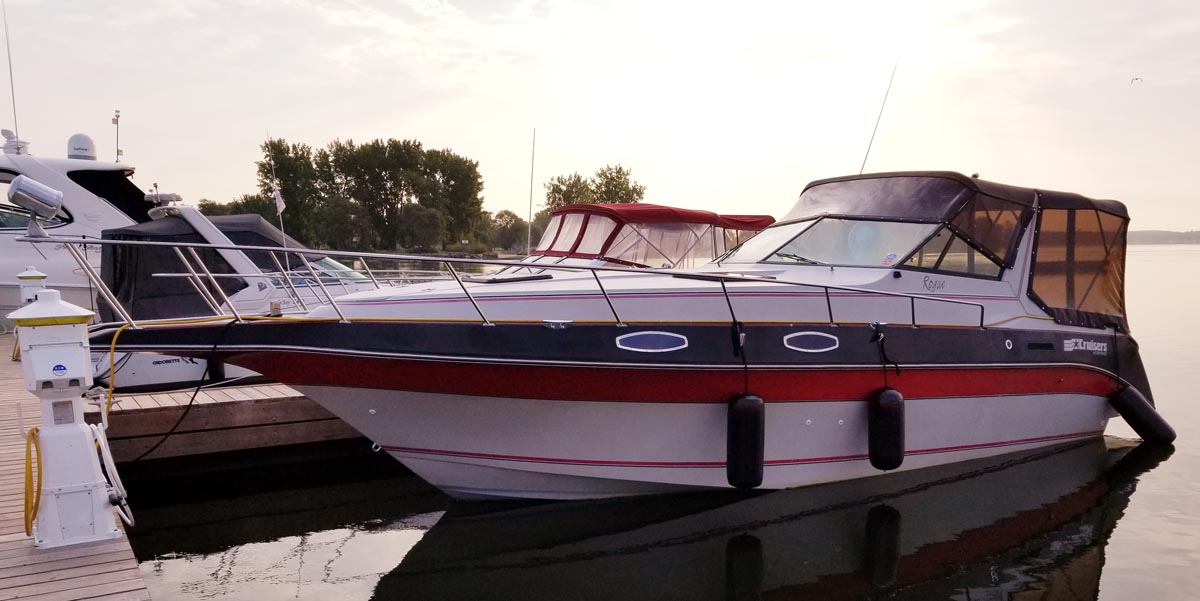 1986 CRUISERS INC ROGUE 2860 FOR SALE IN THE TRENTON AREA EAST OF TORONTO, ONTARIO, CANADA SIMILAR TO THE 1985, 1987, 1988 AND 1989 MODELS