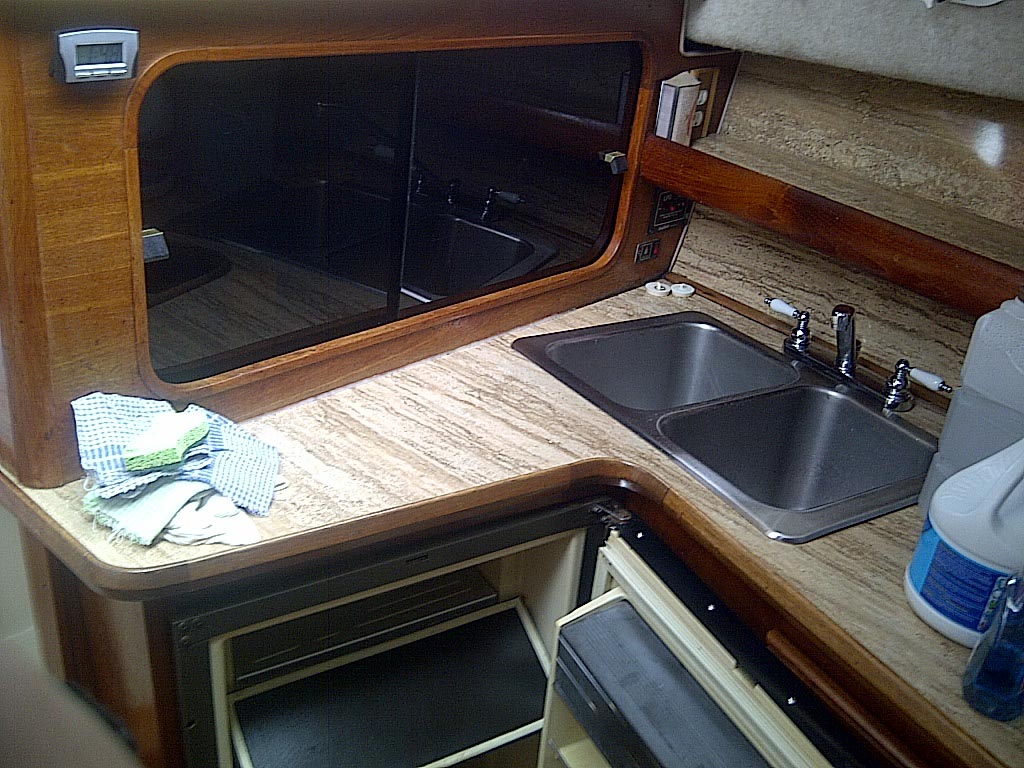 1987 Bayliner 3270 MY Motor Yacht for sale in Ontario.