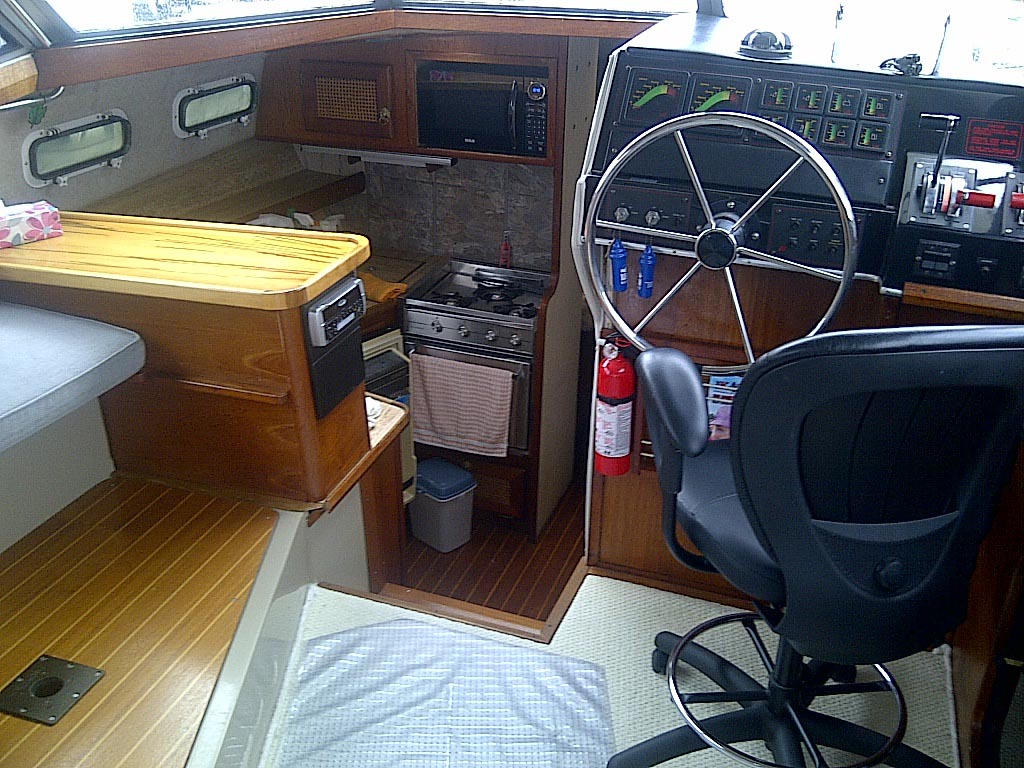 1987 Bayliner 3270 MY for sale in Ontario.
