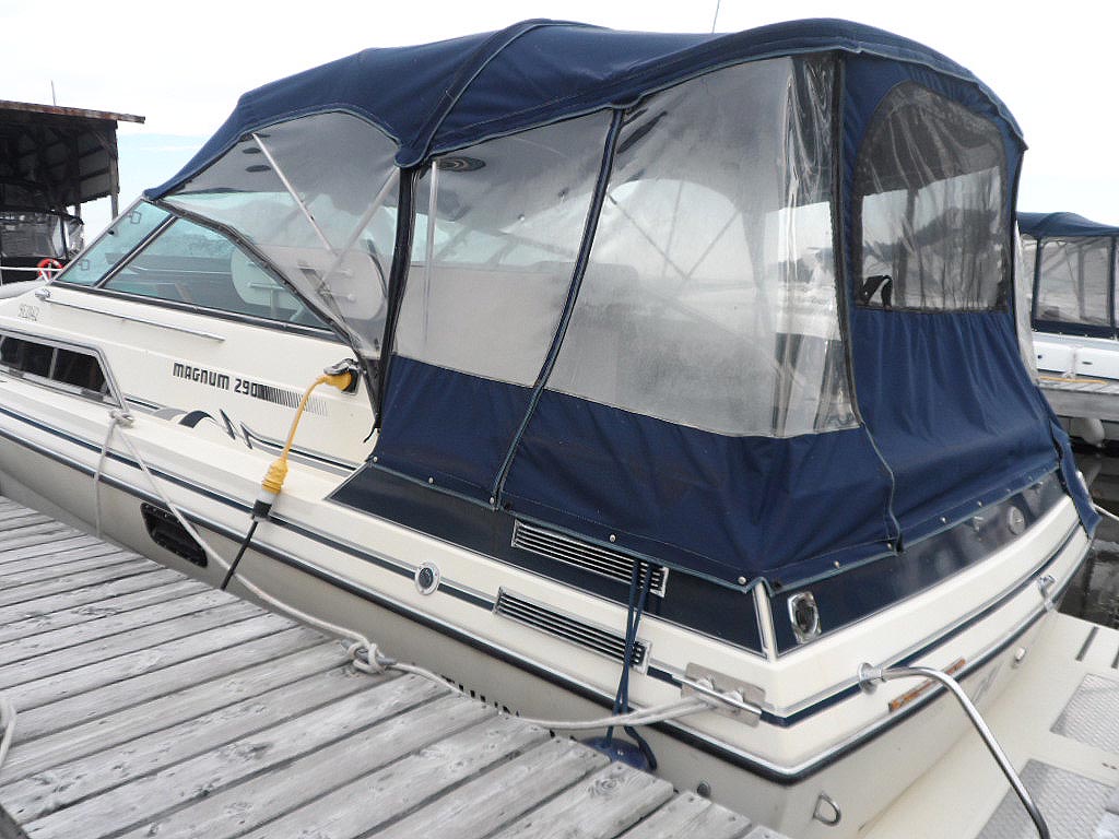1987 Thundercraft Magnum 290 Express for sale in the Lindsay area northeast of Toronto, Ontario, Canada.