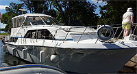 1989 CHRIS CRAFT 381 CATALINA FOR SALE IN THE BOBCAYGEON AREA NORTHEAST OF TORONTO, ONTARIO, CANADA SIMILAR TO THE 1985, 1986, 1987, 1988 MODELS.
