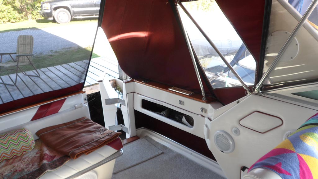 1989 SEARAY 340 EXPRESS FOR SALE IN THE LINDSAY AREA NORTHEAST OF TORONTO, ONTARIO, CANADA SIMILAR TO THE  1986, 1987 AND 1988 MODELS.