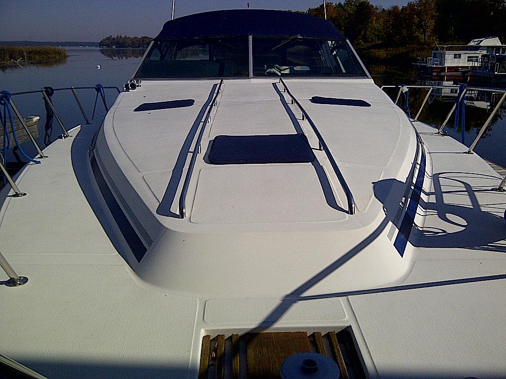 1989 Sea Ray 39 foot express cruiser for sale north east of Toronto in Lindsay, Ontario.