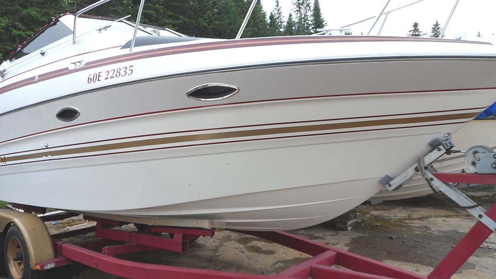 1992 MAXUM 2300 SCR FOR SALE IN THE LINDSAY AREA NORTHEAST OF TORONTO, ONTARIO, CANADA SIMILAR TO THE 1991 AND 1993 MODELS.
