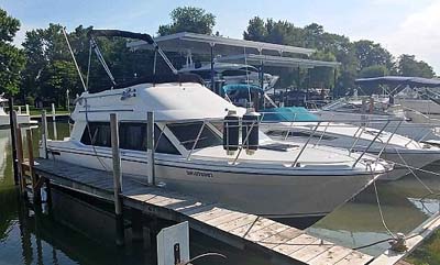 1995 BAYLINER 2858 COMMAND BRIDGE FOR SALE IN THE WINDSOR AREA WEST OF TORONTO, ONTARIO, CANADA SIMILAR TO THE 1992, 1993, 1994 AND 1996 MODELS.