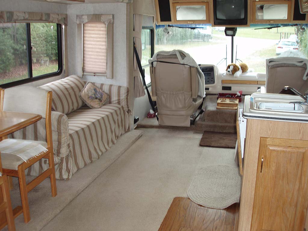 1996 Dolphin 36 foot class A motorhome for sale in the Lindsay area northeast of Toronto, Ontario, Canada.