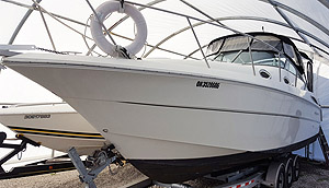 2001 Monterey 302 for sale in the Lindsay area northeast of Toronto, Ontario, Canada by Ontario boat and yacht brokers.