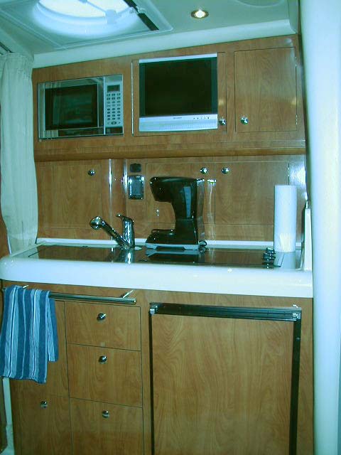 2007 Four Winns 318 Vista for sale in the Lindsay area northeast of Toronto, Ontario, Canada