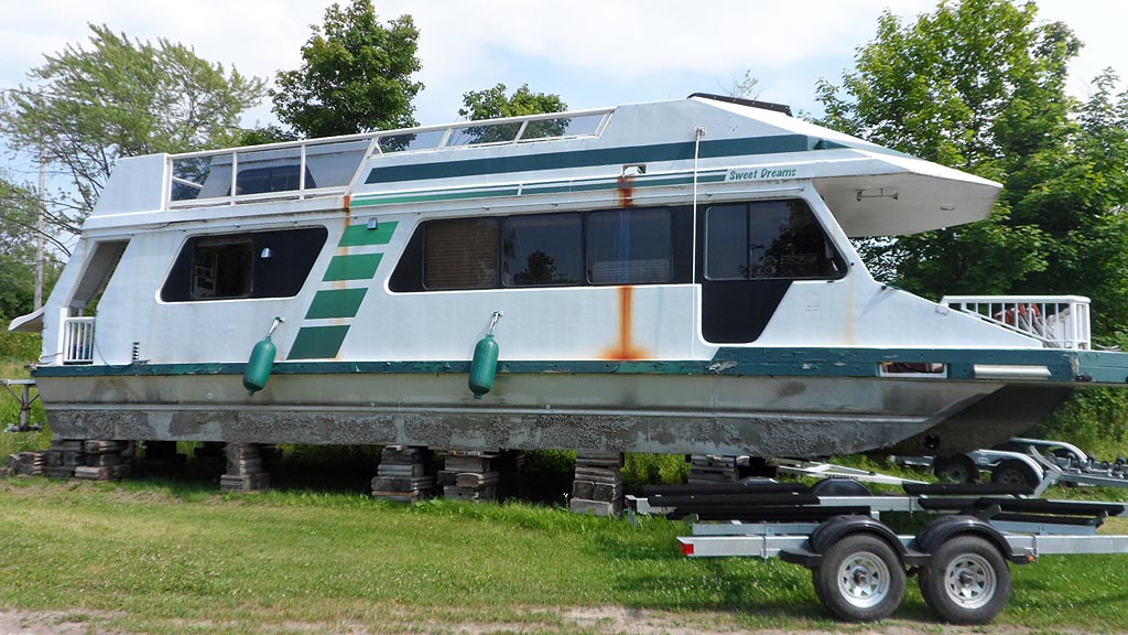 43 Foot Three Buoys Houseboat For Sale In The Lindsay Area Northeast Of Toronto Ontario Canada