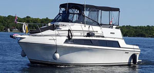 1987 Carver 3297 Mariner for sale in the Cobourg area east of Toronto, Ontario, Canada by Ontario boat and yacht brokers.