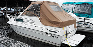 1988 Sunrunner 230 Weekender for sale in the Bobcaygeon area northeast of Toronto, Ontario, Canada by Ontario boat and yacht brokers.